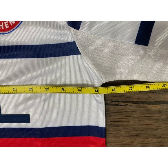 Bayern Munich | Men’s Medium Retro 98/00 Away Jersey - Picture 4 of 7